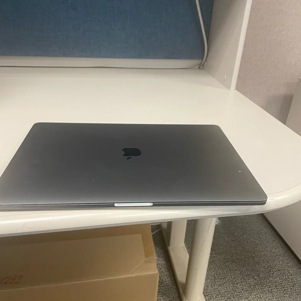 Apple powerful macbook